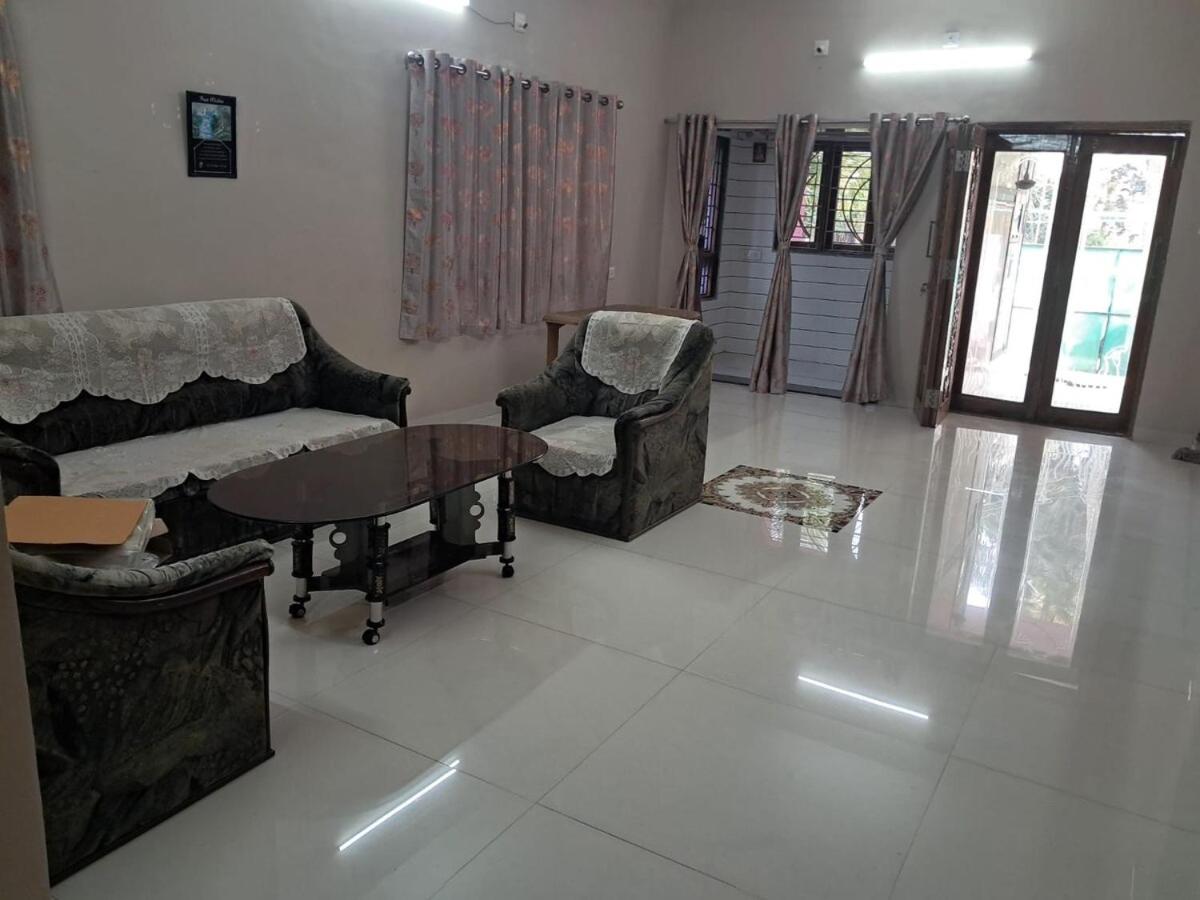 3 Bedroom Spacious Bungalow Nr DEVKA Beach - B&B