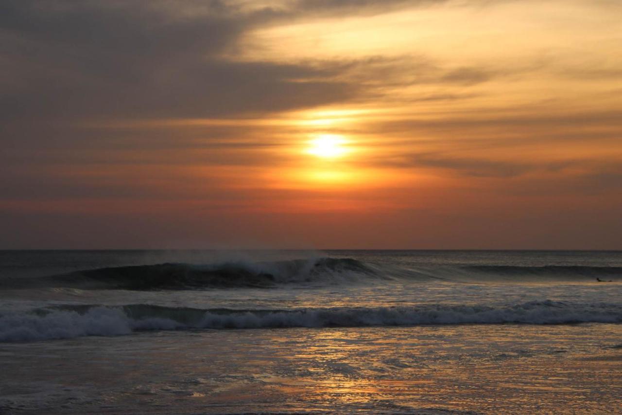 Villa Serenity 6 bedroom - 1 minute to the beach - B&B Santa Cruz