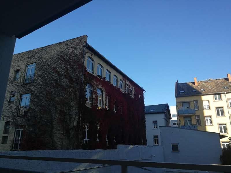 Ruhiges Apartment mit Küche und Balkon, Marktplatz - B&B Offenbach