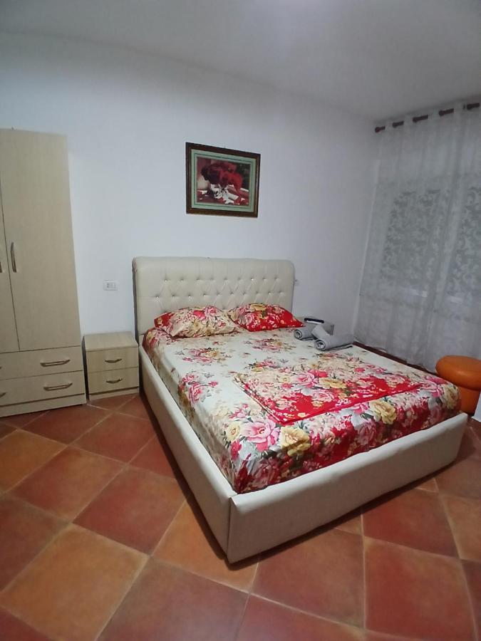 Tomas Apartments Durres 1 - B&B