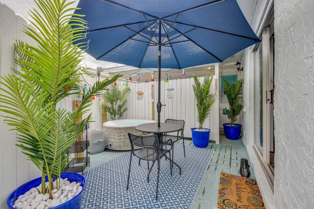 Private Hot Tub Fort Walton Beach Bungalow! - B&B