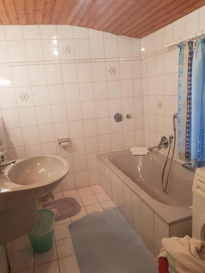 Apartment mit Balkon