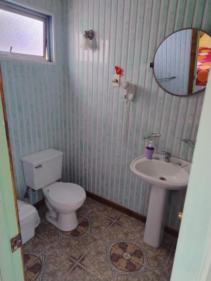 Hostal y Residencial El Mundial - B&B