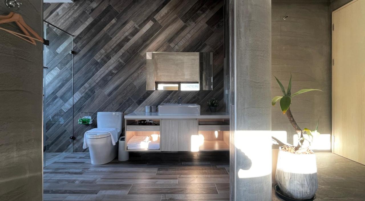 Chambre Lit Queen-Size avec Balcon