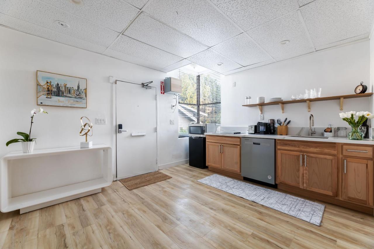 Booking Urban Oasis room in central Pasadena - B&B