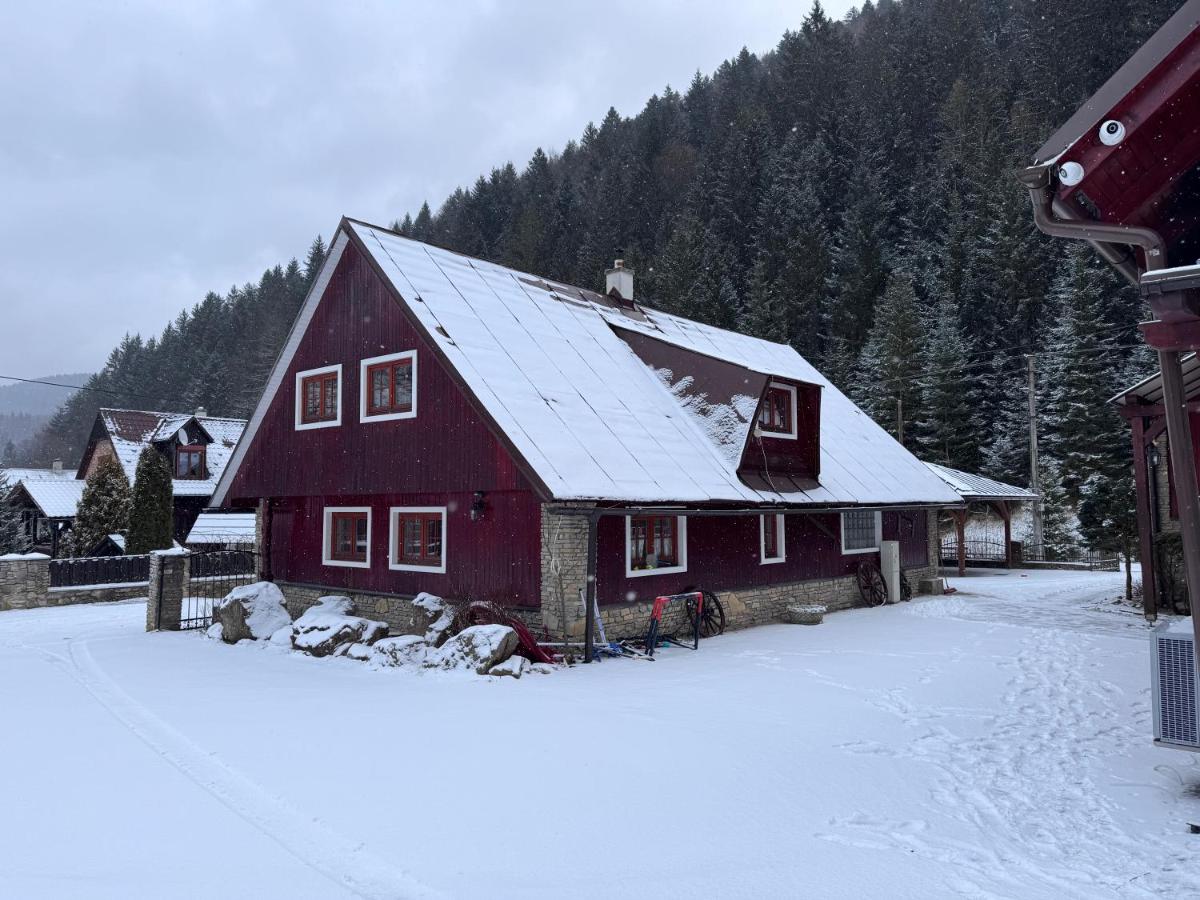 Zázrivský Dvor - Chata pod Rozsutcom, Wellness, Self Check-In, 3 bedrooms, 2 bathrooms - B&B