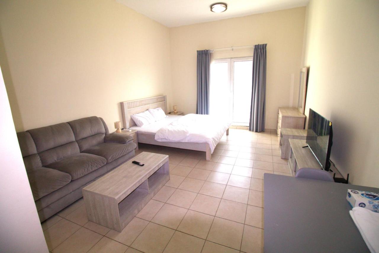 DRUVYA HOLIDAY HOMES, Bld DG079, Street No,3 Discovery Gardens, Close to The Gardens Metro 3 minutes walkable - Ferienwohnung Dubai