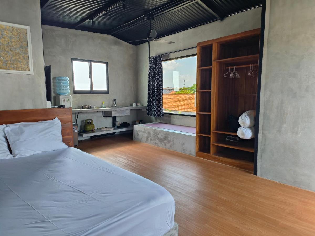 Industrial nia room - B&B