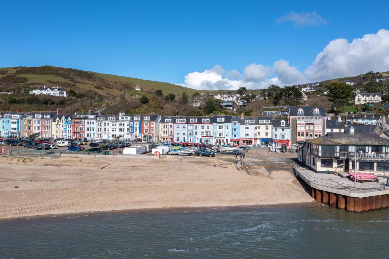 Beach Front flat in Aberdovey - B&B