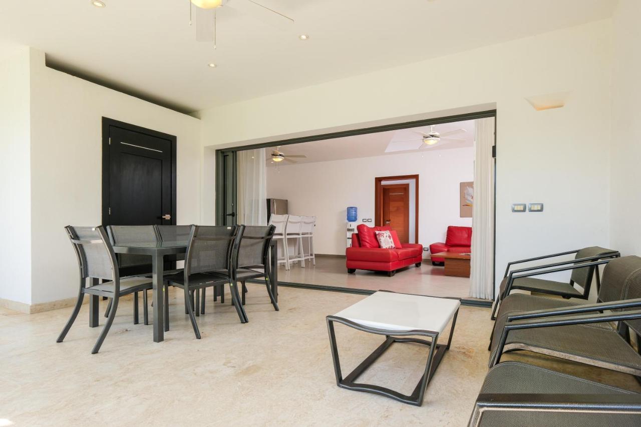 Apartment with Pool View 