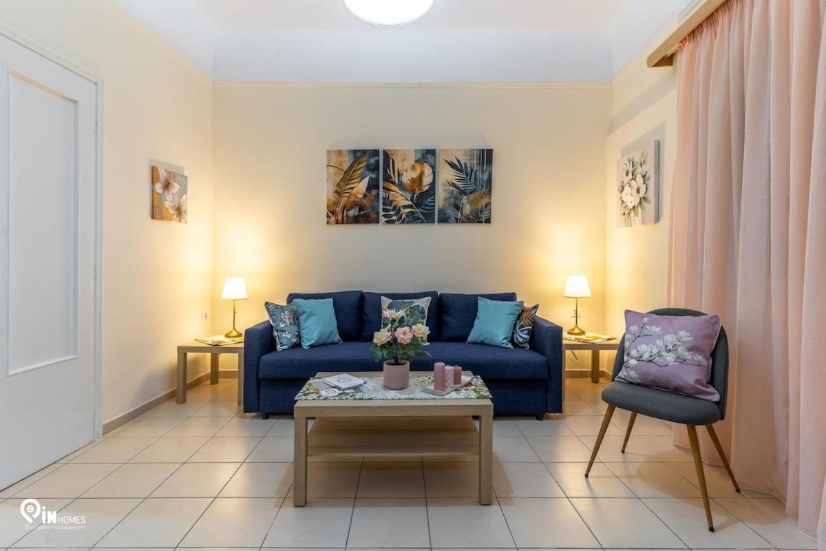 Deluxe One-Bedroom Apartment