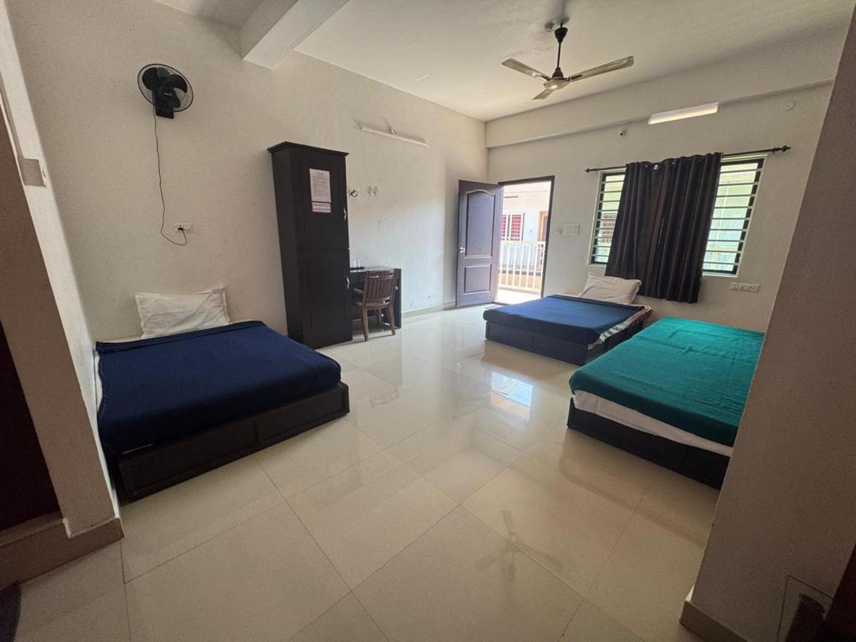 6-Bed Mixed Dormitory Room