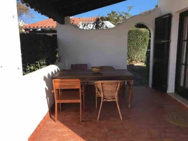 Casa menorquina en Ciudadela con wifi a 2 minutos de la playa exclusiva para familias - Chambres d'hôtes Son Xoriguer