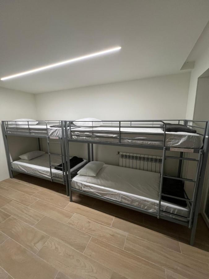 Lit Superposé dans Dortoir Mixte