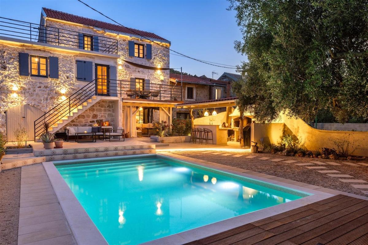 Villa pero -an artists home - B&B
