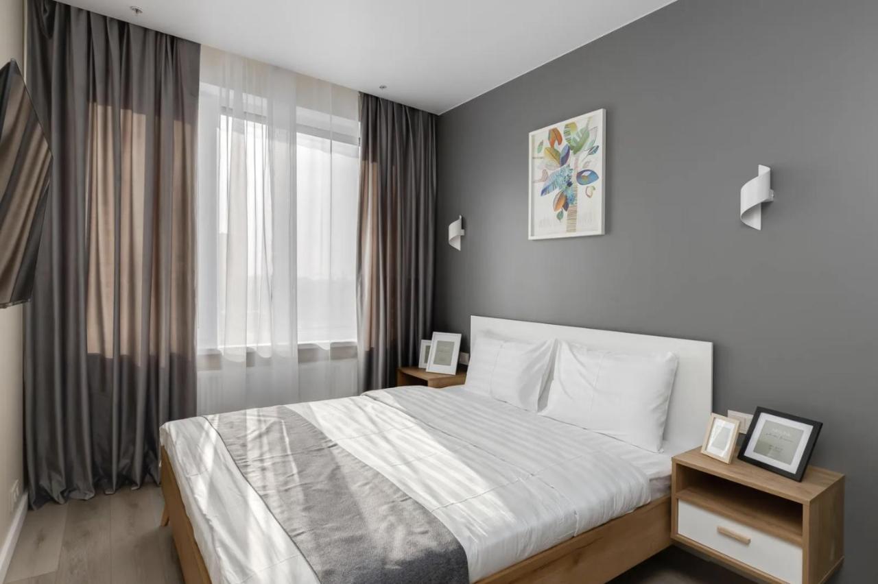 Затишна квартира поруч з метро Харківська - Chambres d’hôtes