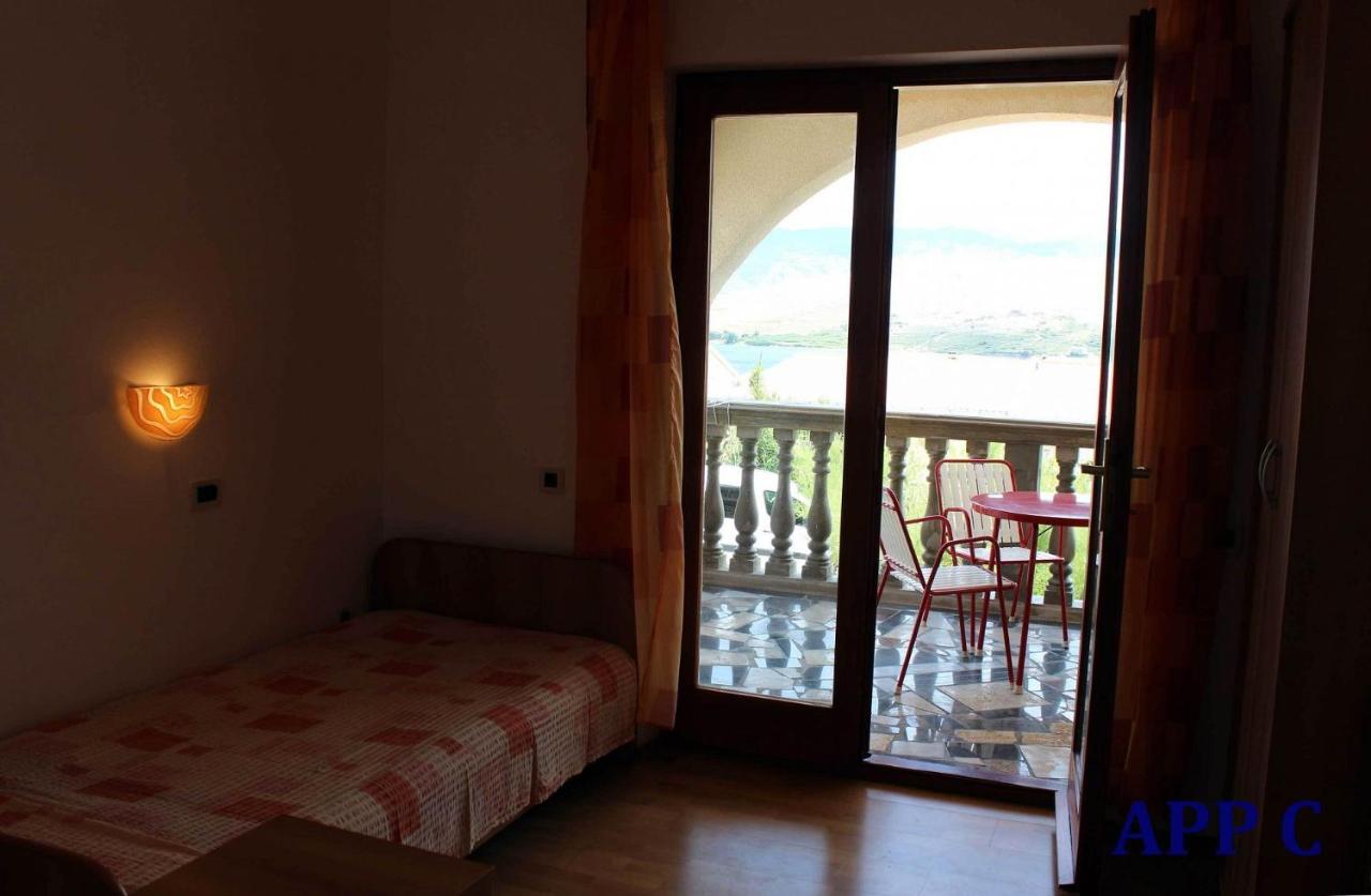 Appartamento con 2 Camere da Letto - Primo Piano