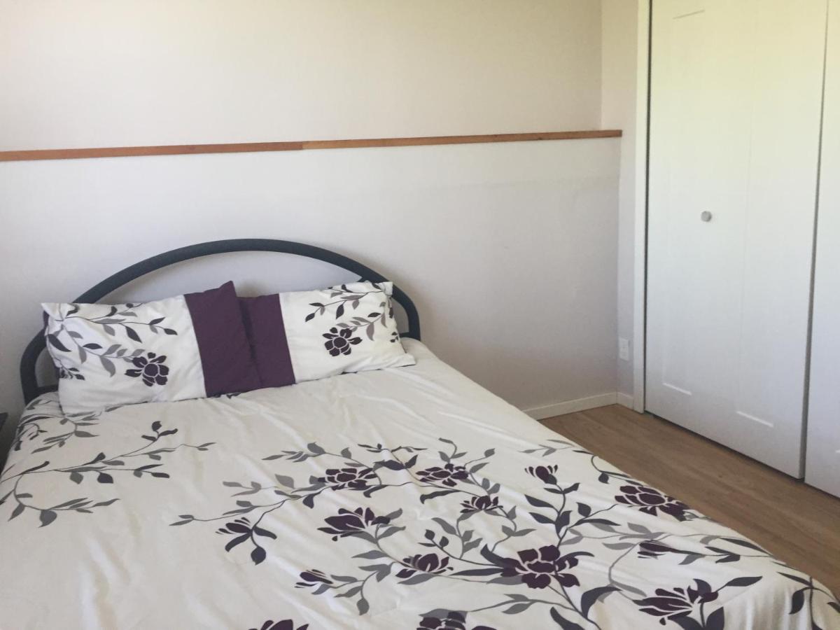 Beaches Downtown Suite In Sechelt - B&B