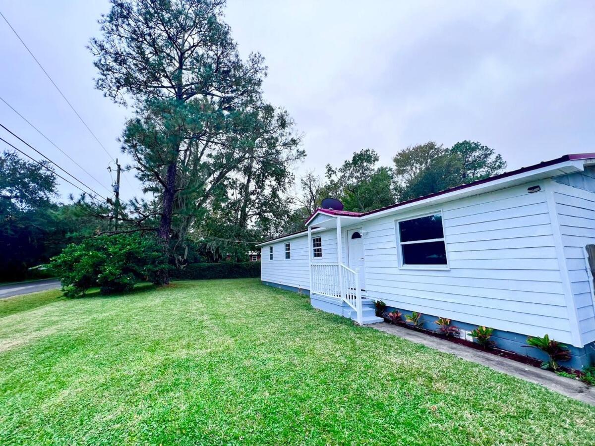 St Augustine Home 3 bdr PetFriendly Fully Fenced Backyard - Chambres d’hôtes