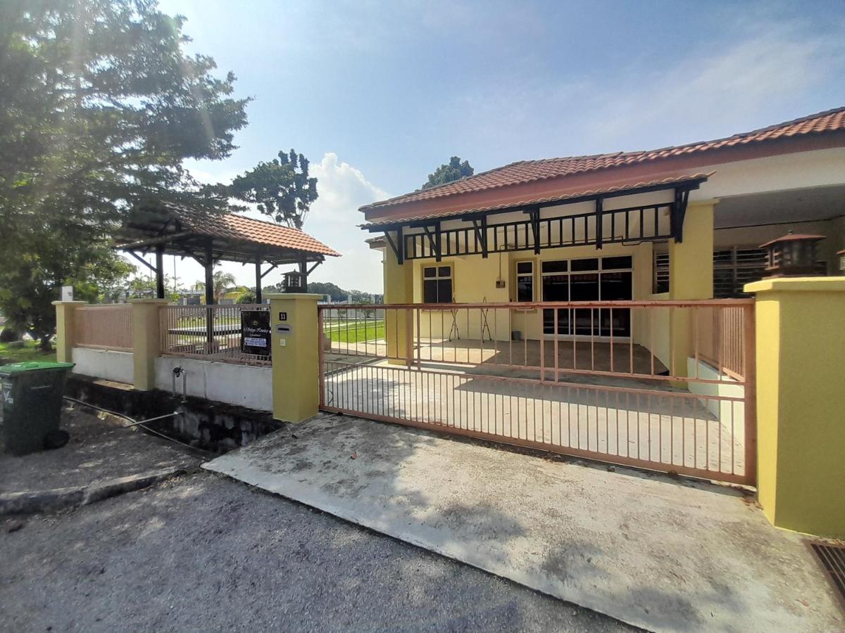 Homestay As Sofiyya 1 - B&B