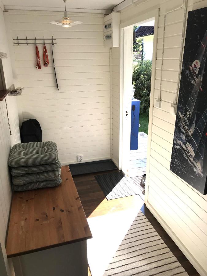 Liten gäststuga på Sydkoster - B&B Stocksäter