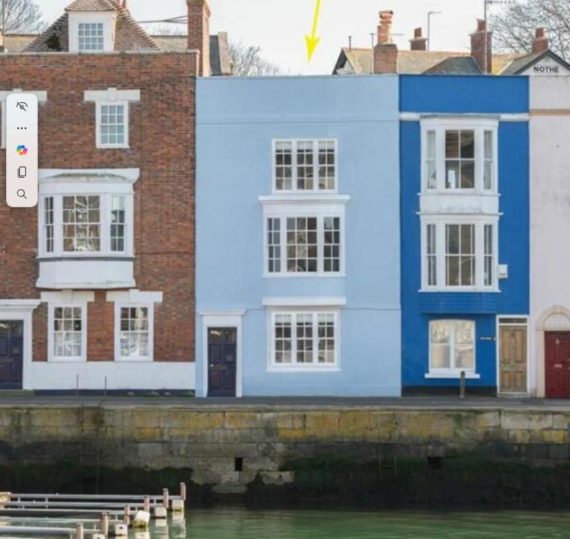 Boat House, Weymouth Harbour - B&B
