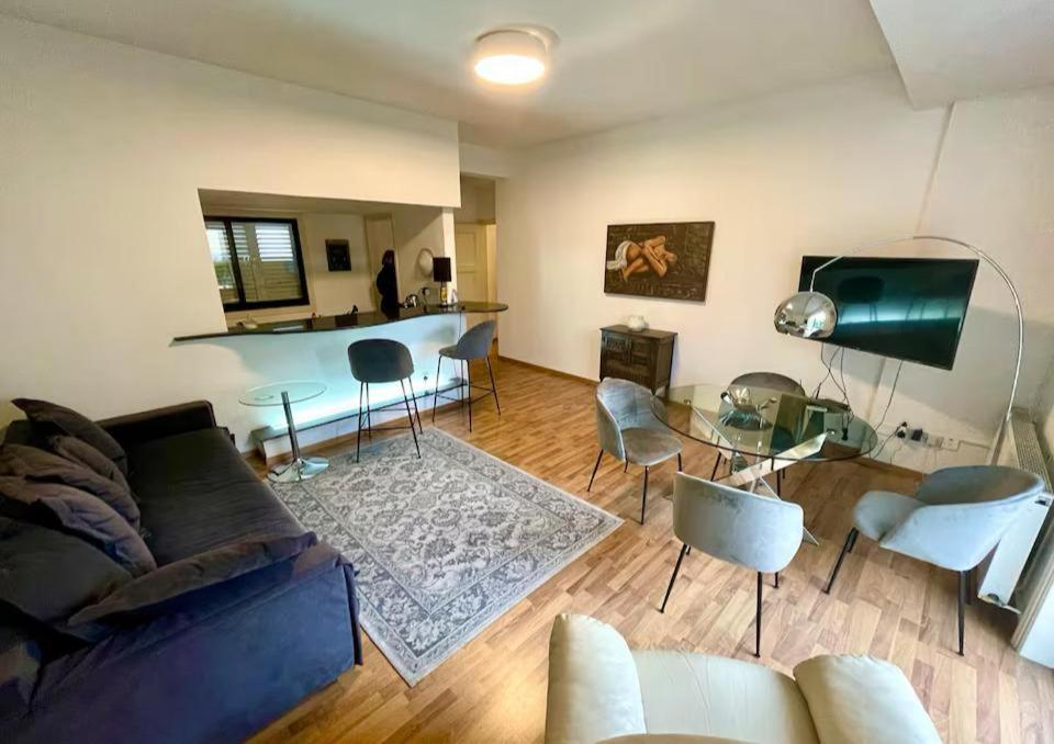 Comfortable Corporate Stay in the Heart of the City Aiantos By Platform 357 - Bed and Breakfast