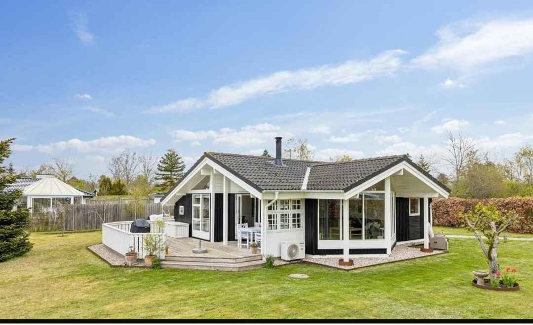 Cozy And Well-Maintained Holiday Home - Bed and Breakfast