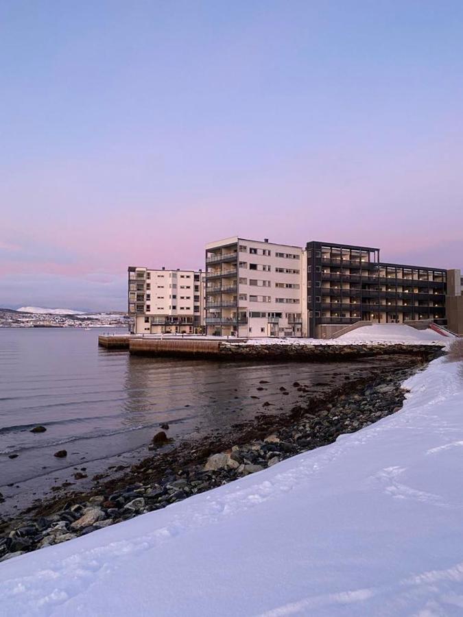 Apartment with sea view on top floor - B&B Tromsø