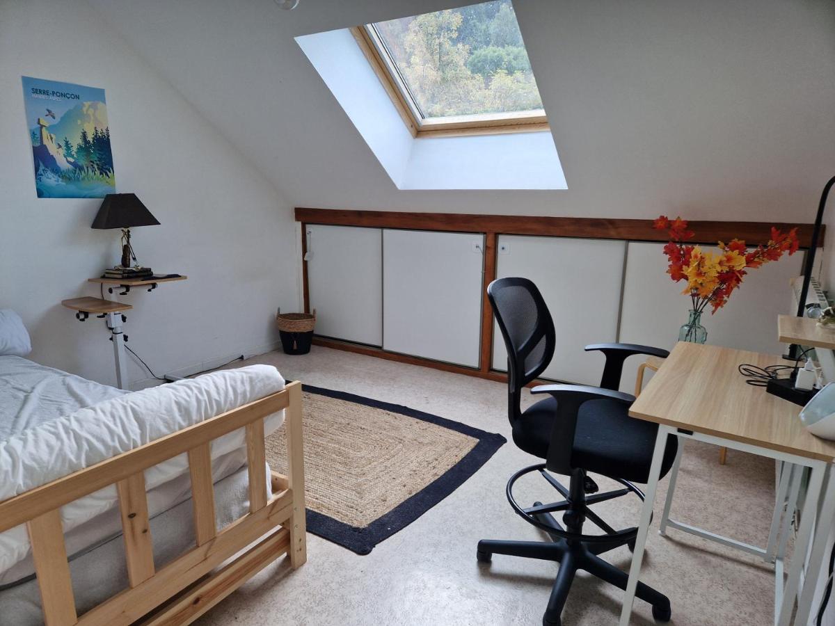 Chambre Simple Standard avec Salle de Bains Commune