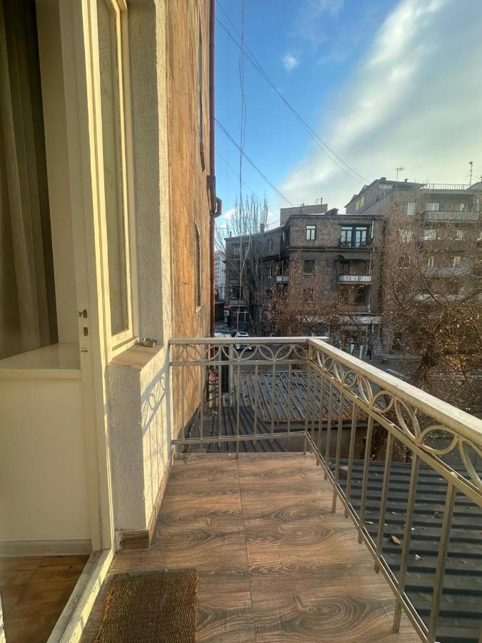 Retro style apt You rent a whole apartment in the center of Yerevan - Chambres d'hôtes Erevan