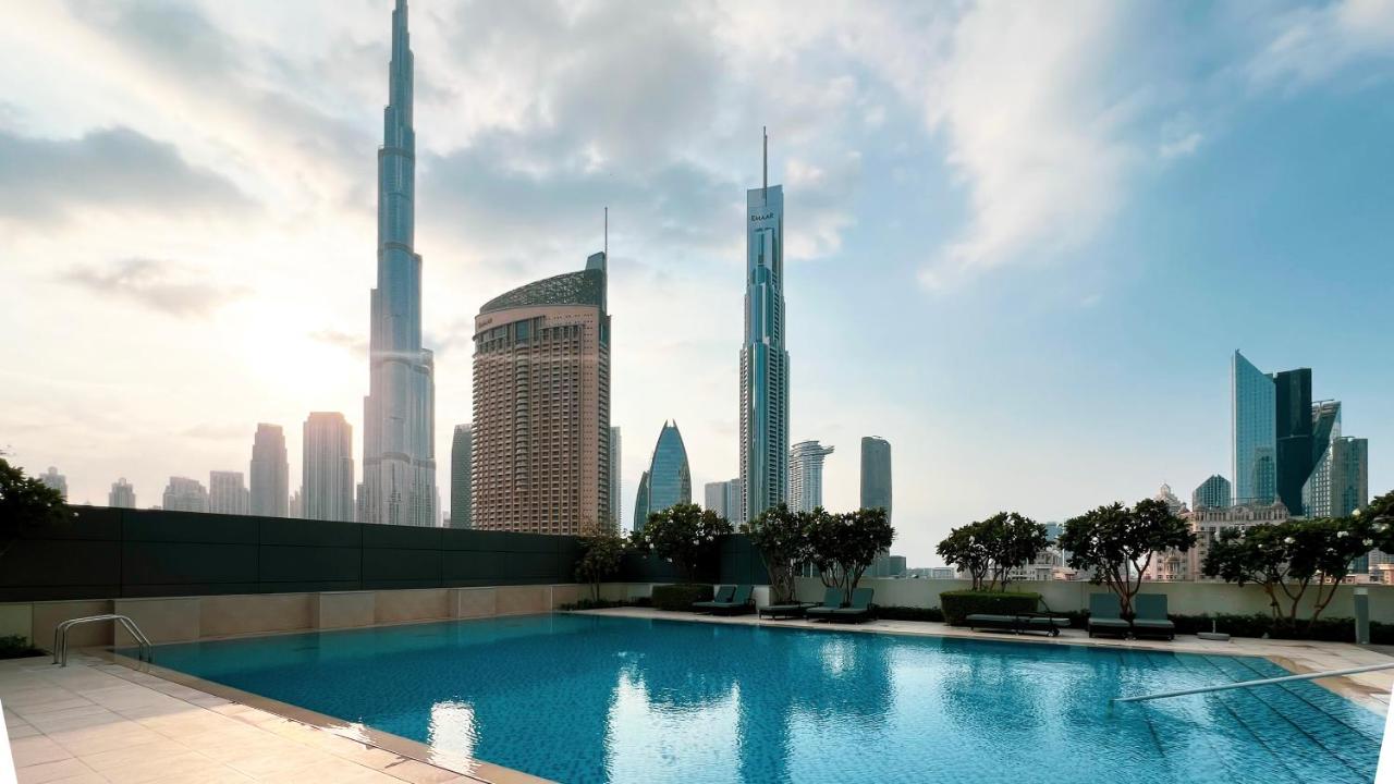 High-Floor Luxe 2BR Stunning Burj Khalifa & Fountain Views Direct Dubai Mall Access - Chambres d'hôtes Dubaï