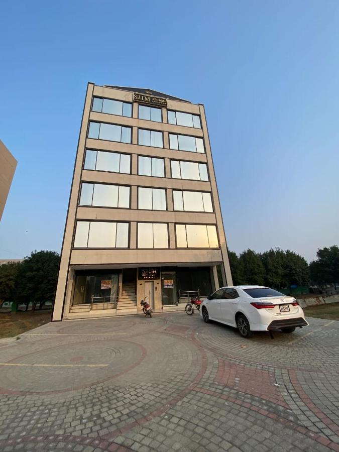 Eiffel Tower View Apartment in Bahria Town - B&B