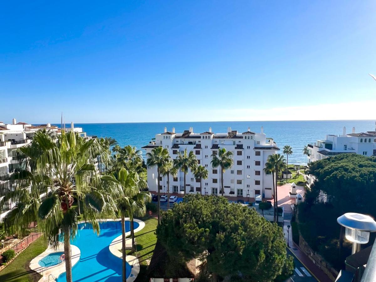 Mi Capricho beachfront penthouse with terrace and sea view - Ferienwohnung Mijas Costa