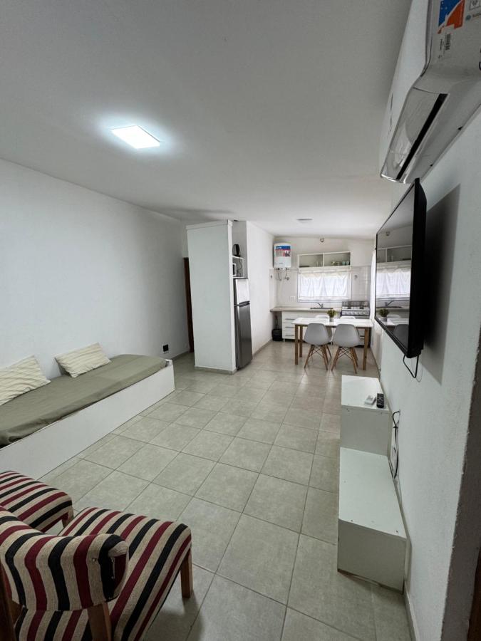 Casa dos habitaciones, zona parque - B&B Necochea