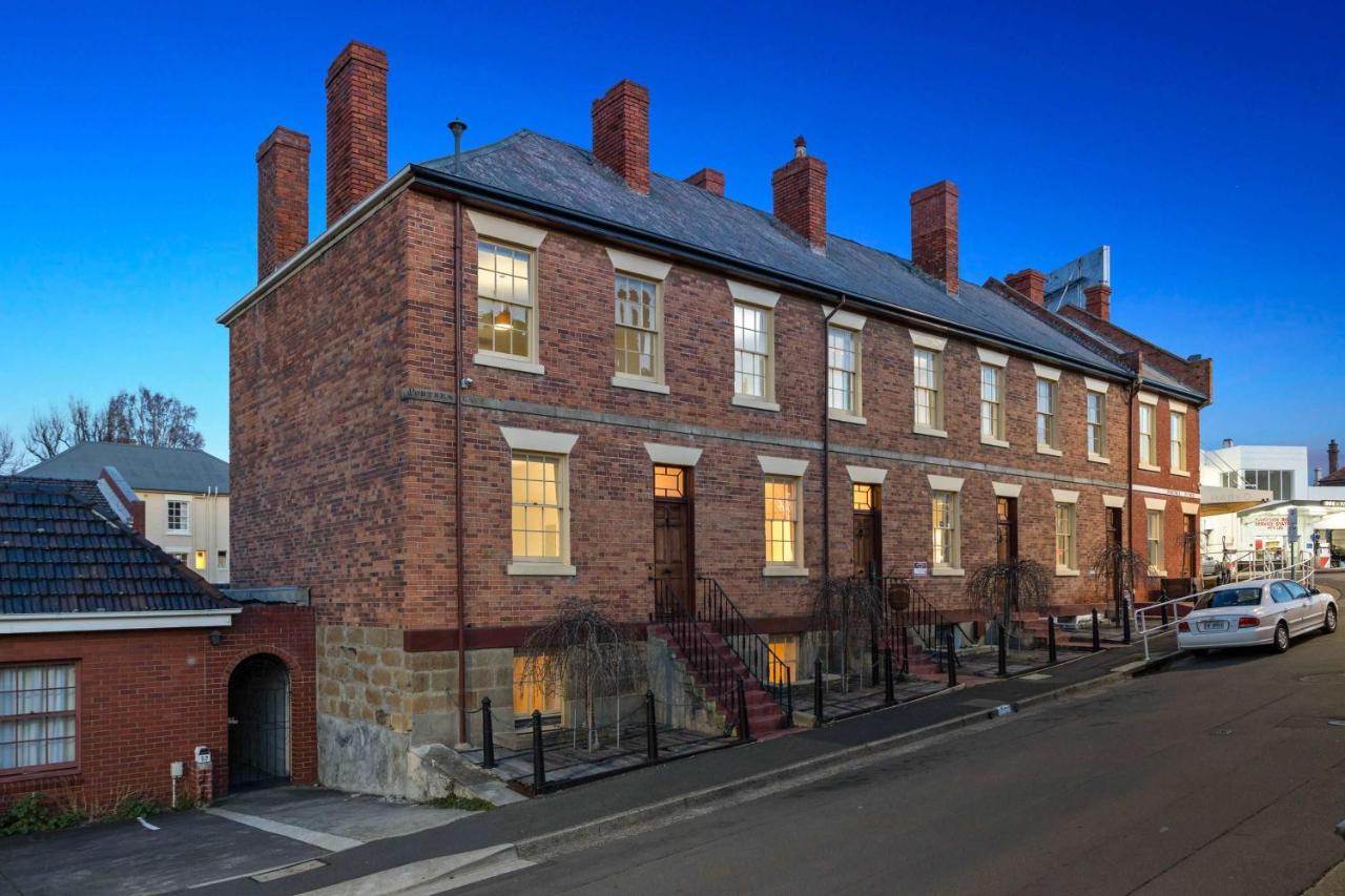 Portsea Place - designer king studio and parking - B&B Hobart