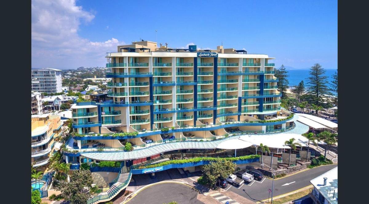 Landmark Resort Private Apartment - B&B