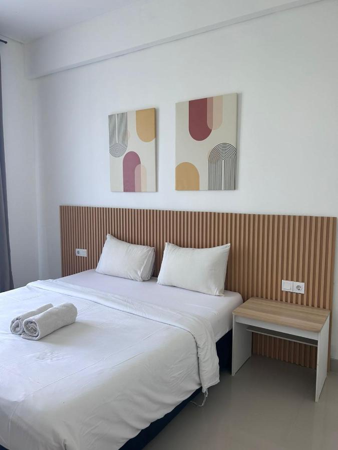 Olivia SOHO Guest House - Bed and Breakfast Legian