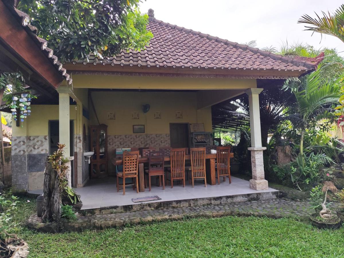 Middle rooms surfhomestay - B&B Banjar Yehsatang