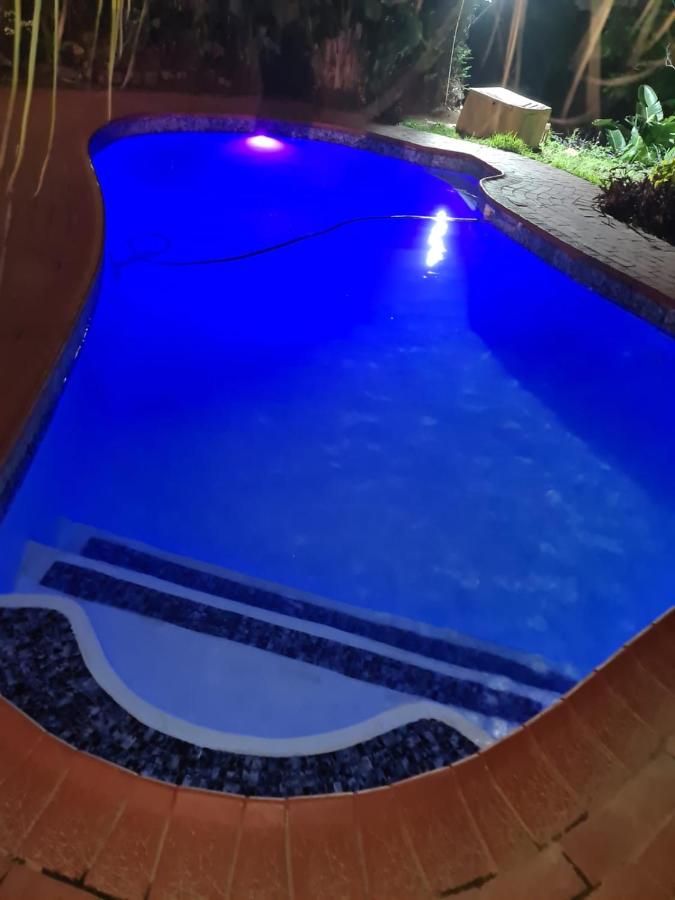 3 Bedroom house in very secure area - Chambres d’hôtes