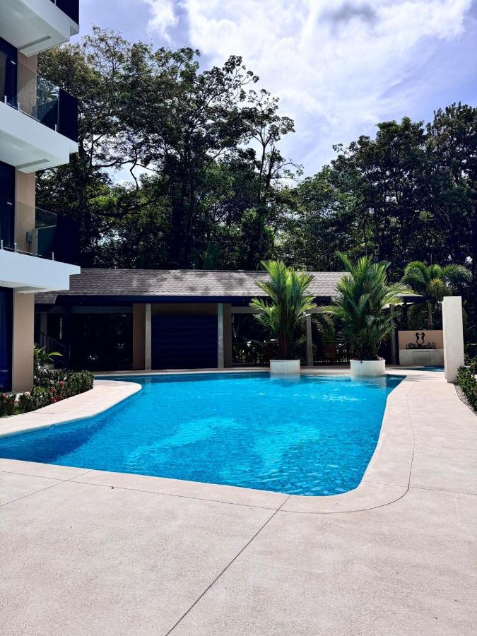 Apartamento en condominio Torres del Mar, Jacó - Chambres d’hôtes