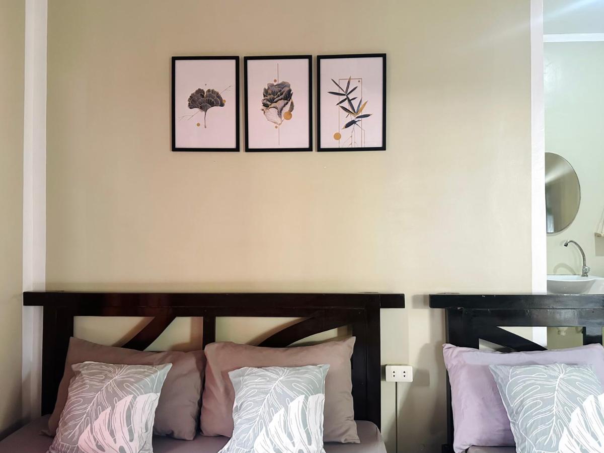 Großes Doppel-/Zweibettzimmer