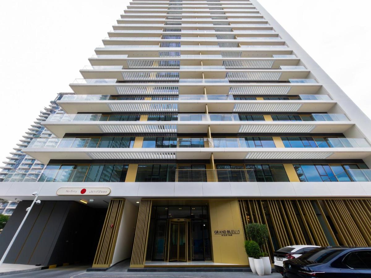 Live on a Private Beach - Sea View 2BR Near Marina - Bed and Breakfast Dubai