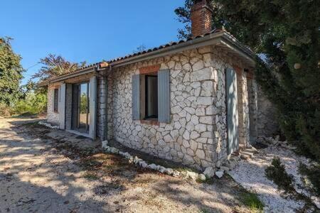 Ecrin de paradis Pujols HAUT Piscine-VUE - B&B