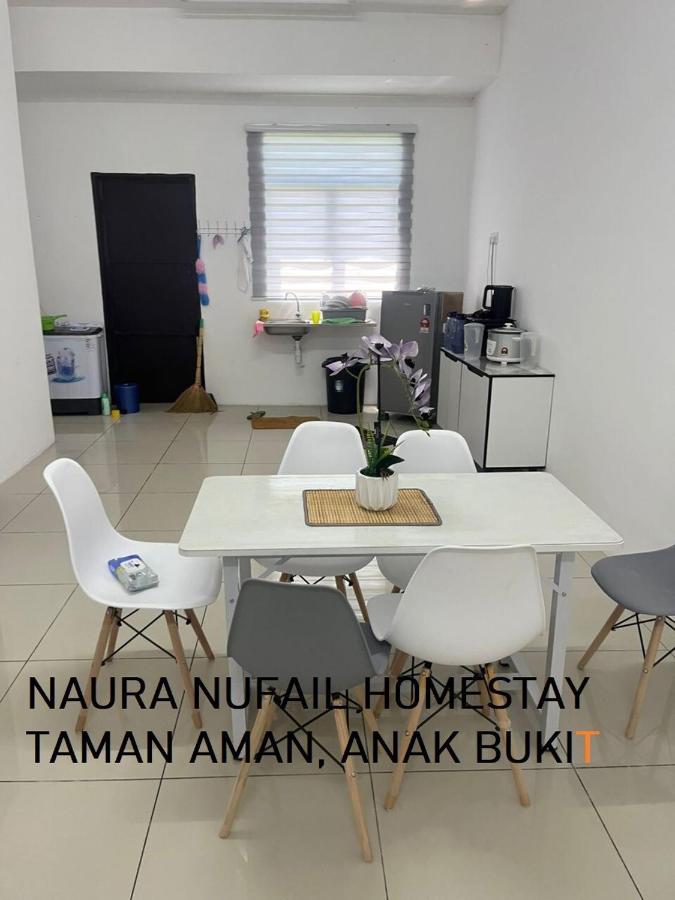 Naura Nufail Homestay Taman Aman Anak Bukit - B&B