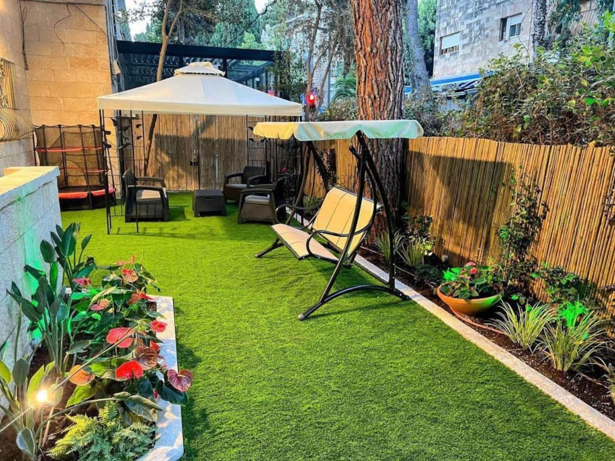 Rehavia's Garden - B&B