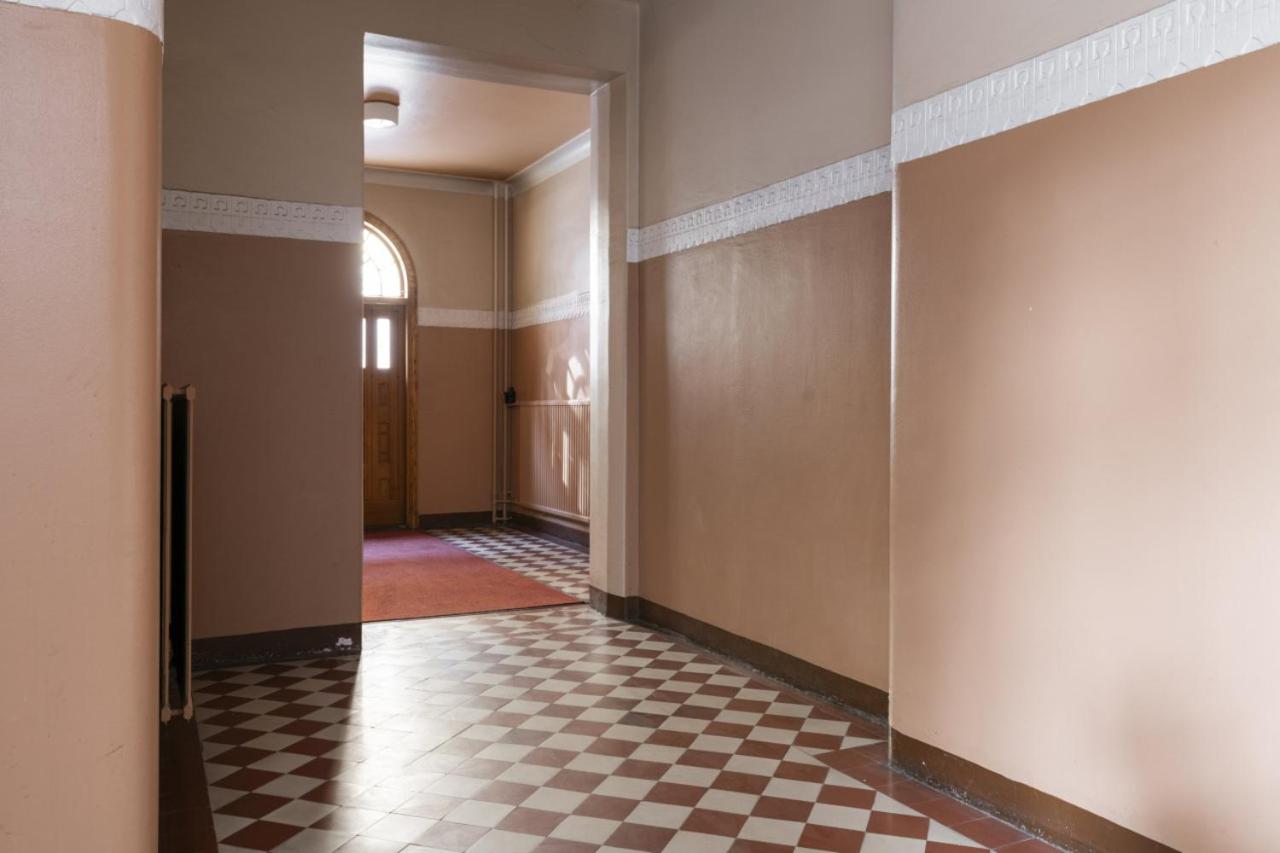 Glorious penthouse with private sauna and jacuzzi - B&B Helsinki