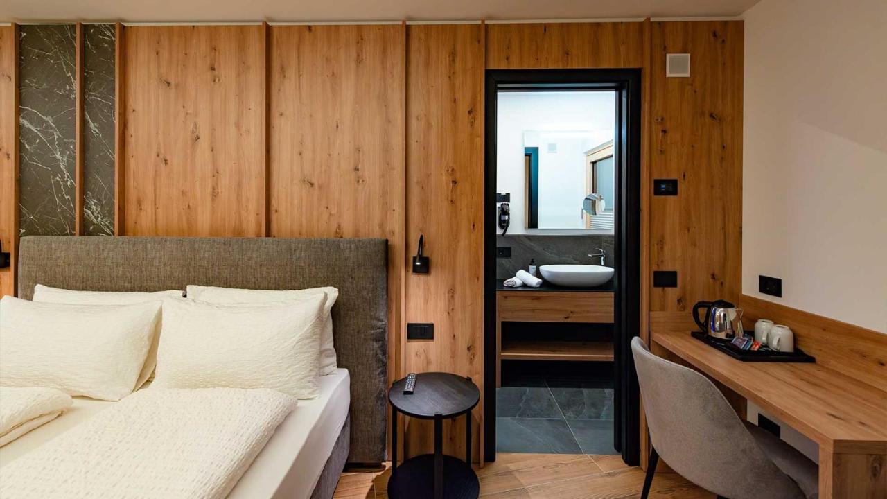 Camera Matrimoniale/Doppia con Letti Singoli con Vista