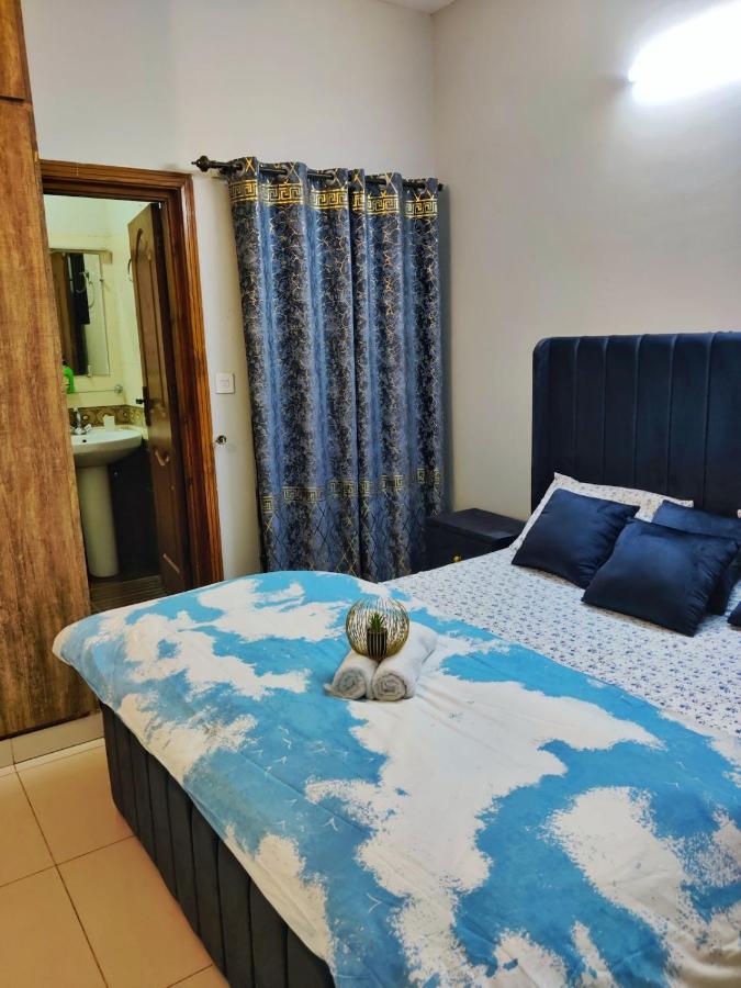 Private & Cozy 2-Bedroom Full Apartment - Chambres d’hôtes