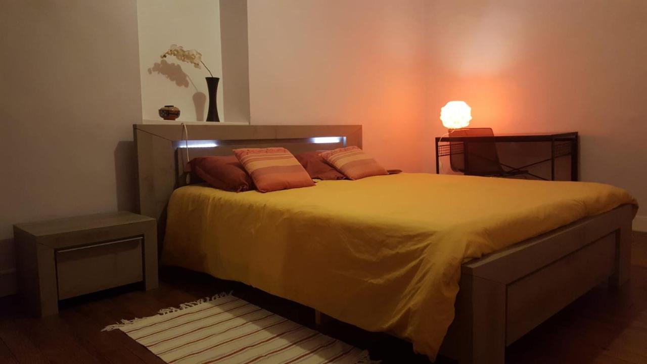 Zimmer mit Queensize-Bett und Gemeinschaftsbad